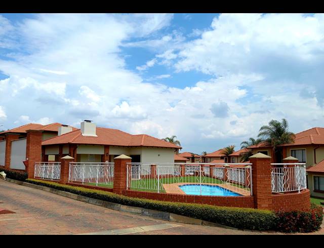 2 BEDROOM TOWNHOUSE SOLD IN GLENVISTA